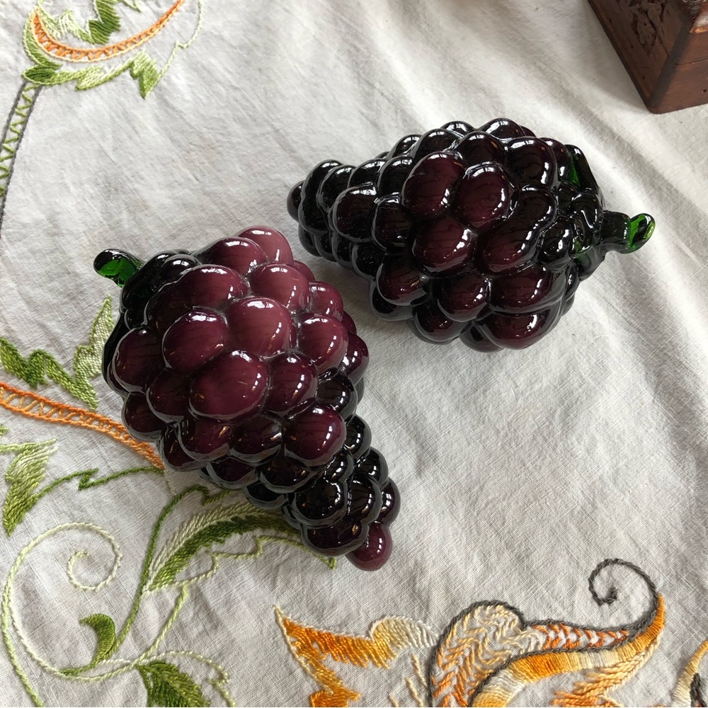 Vintage Set of Hand Blown Murano Style Art Glass Bunch of Grapes. Deep Amethyst - Picture 3 of 13